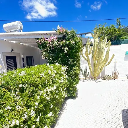 Casa 3 Limoes بيت للعطل *